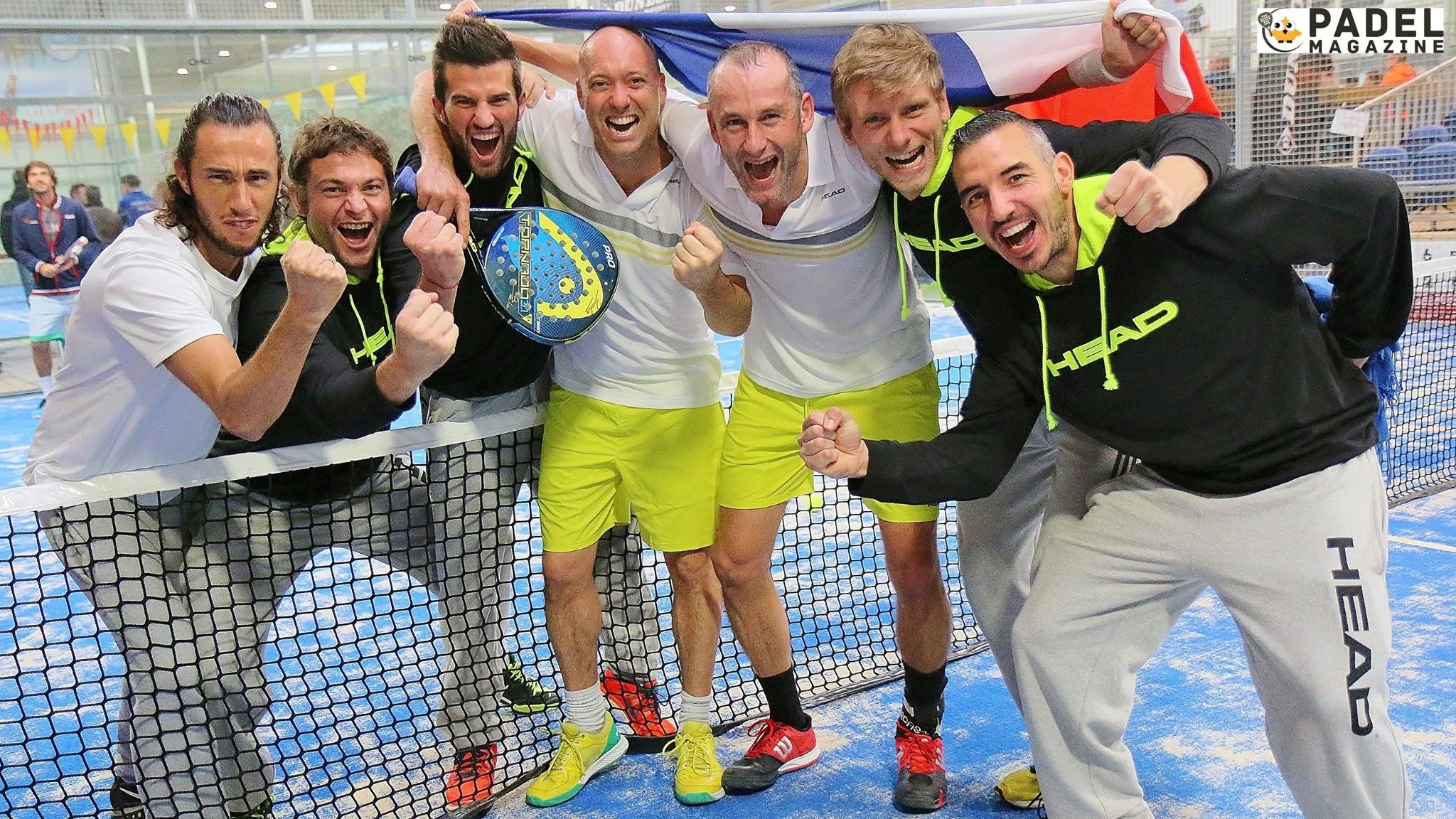 Le padel ! Une atmosphère hors du commun