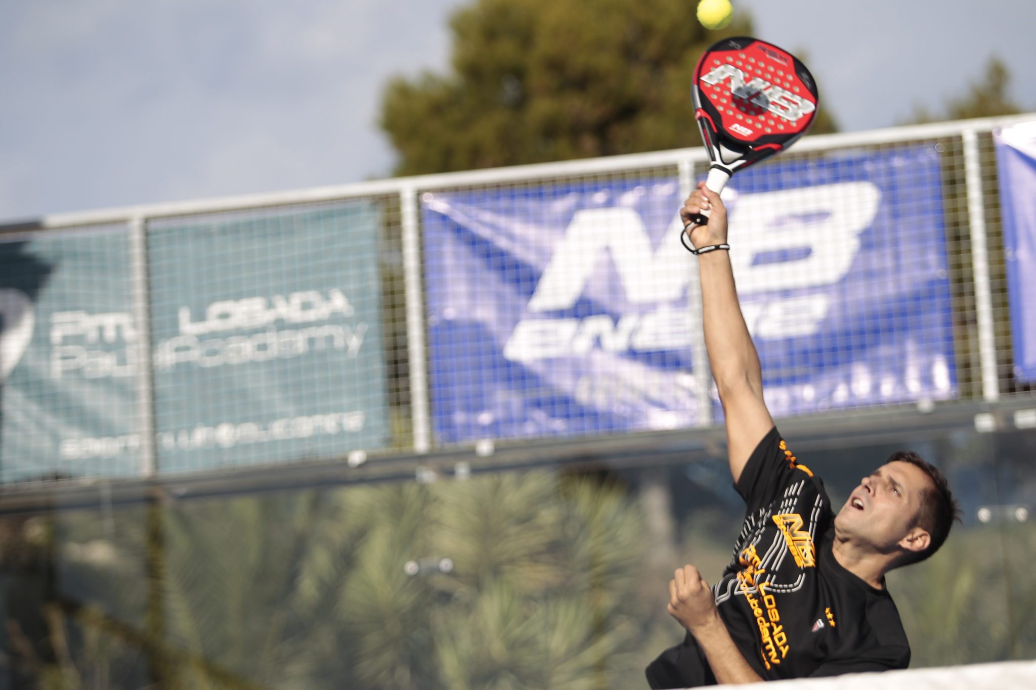 How to earn a point at padel ?