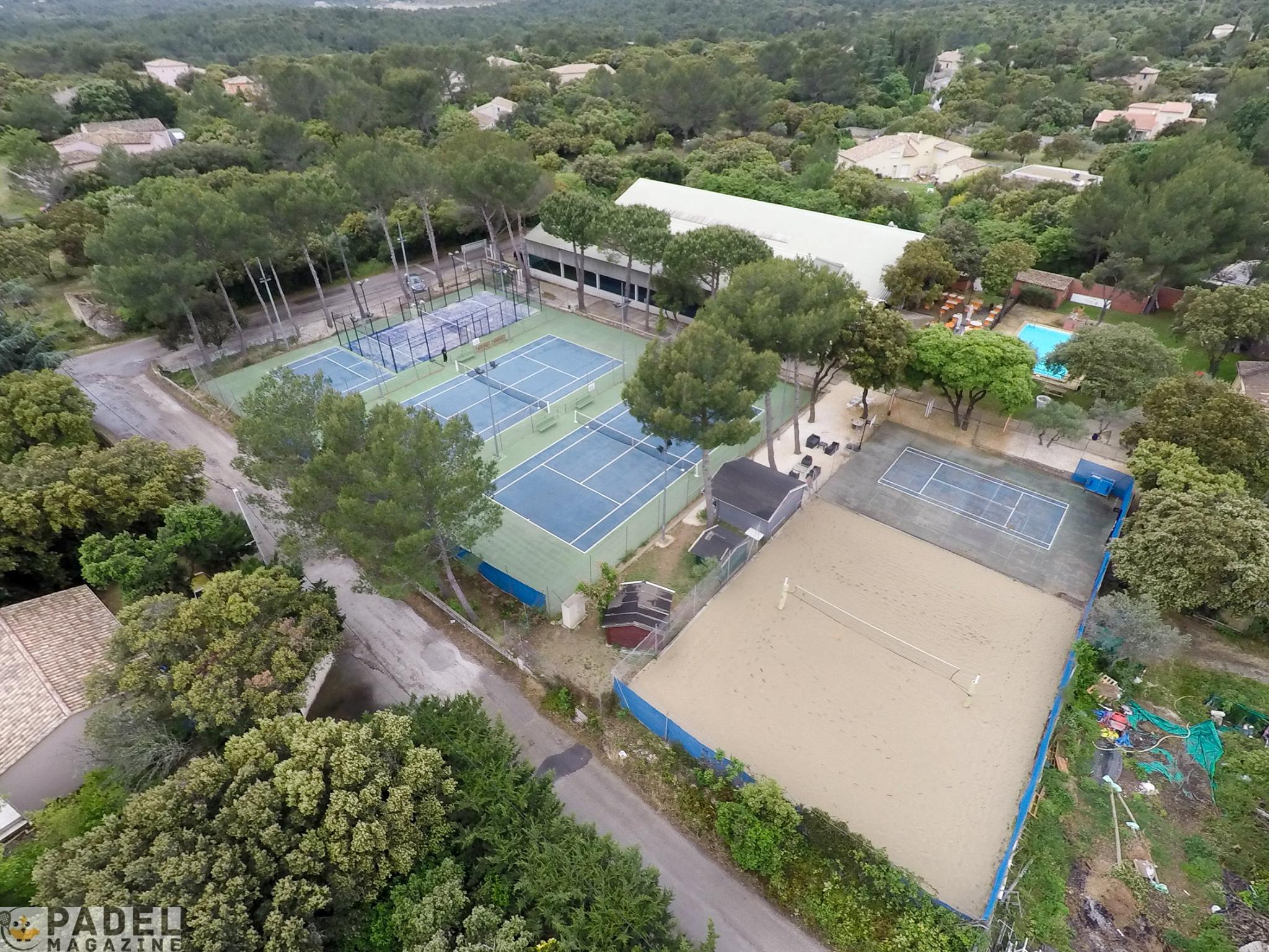 Nîmes ma swoją ziemię padel w Tennis Forever