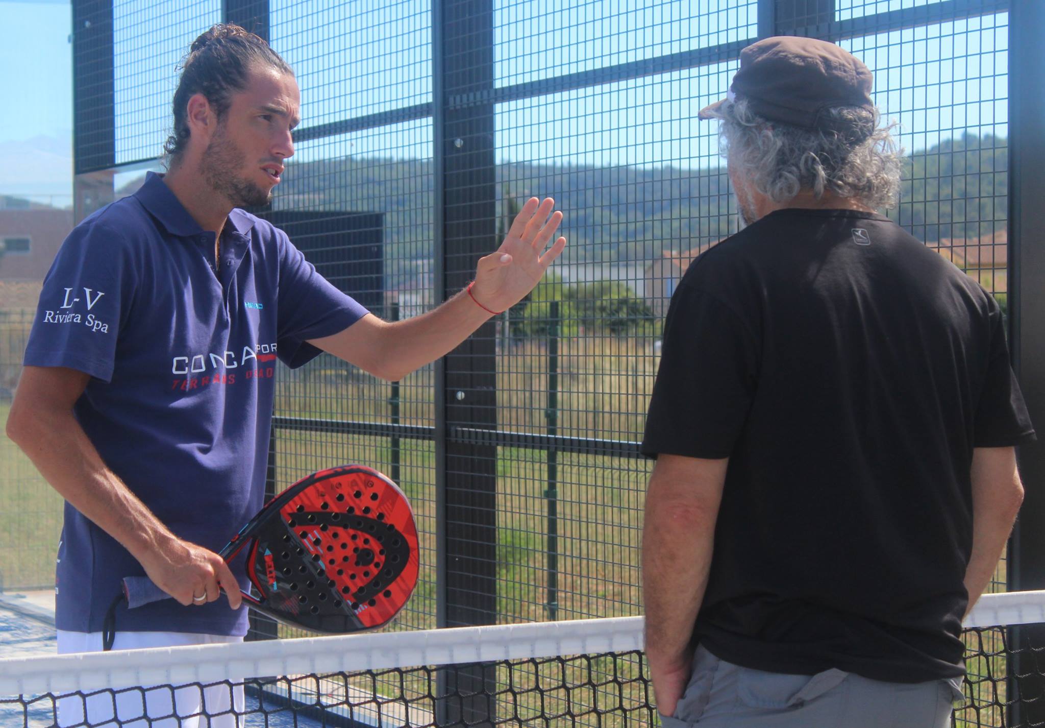 Are you looking for a teacher padel ?