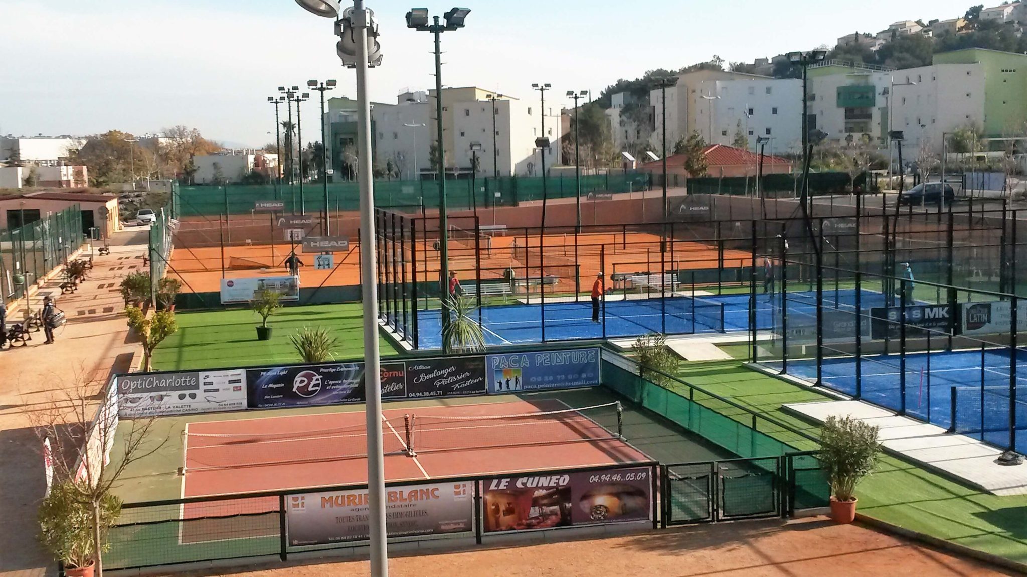Tennisklubben Toulonnais i konkurrencemodus padel