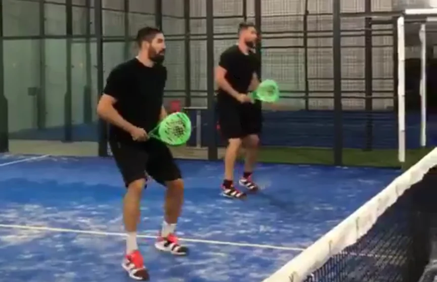 Les frères KARABATIC s’entraînent au padel…