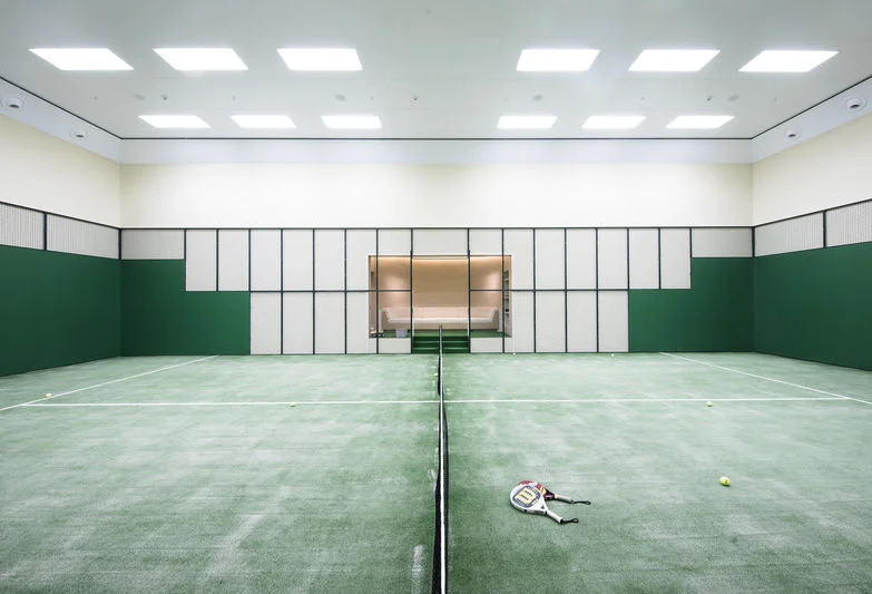 ça vous tente un padel sur un Yacht ?