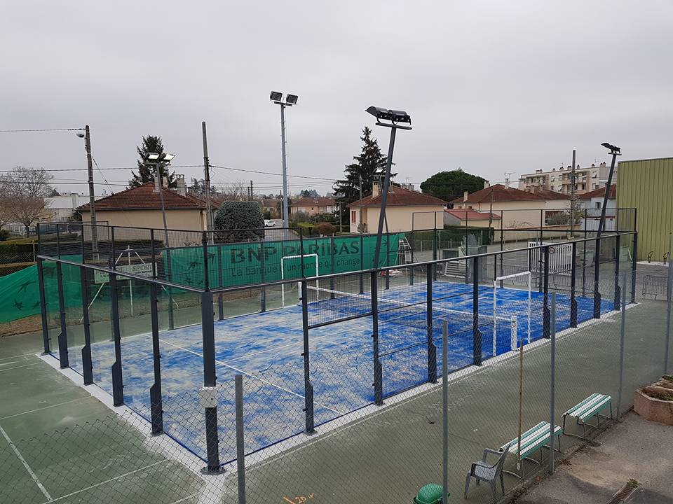 Le Tennis Club Bourg-de-Péage monte 1 terrain de padel