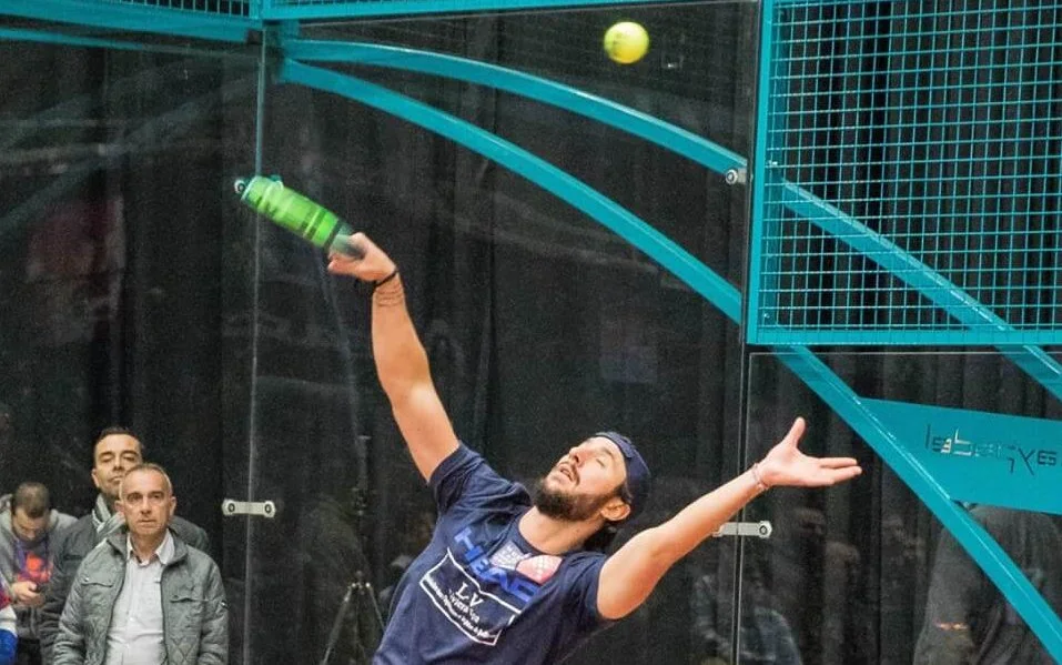Peut-on jouer les yeux fermés au padel ?