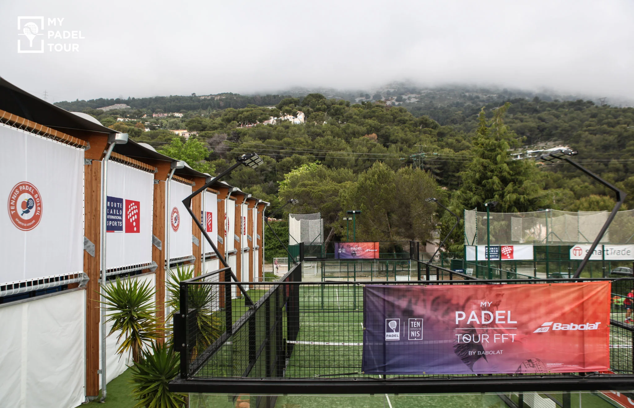 12 Terrain extérieur tennis padel soleil | Padel Magazine