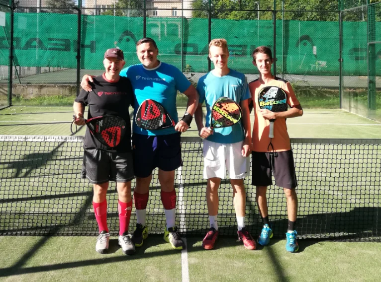 Padel-Ecully