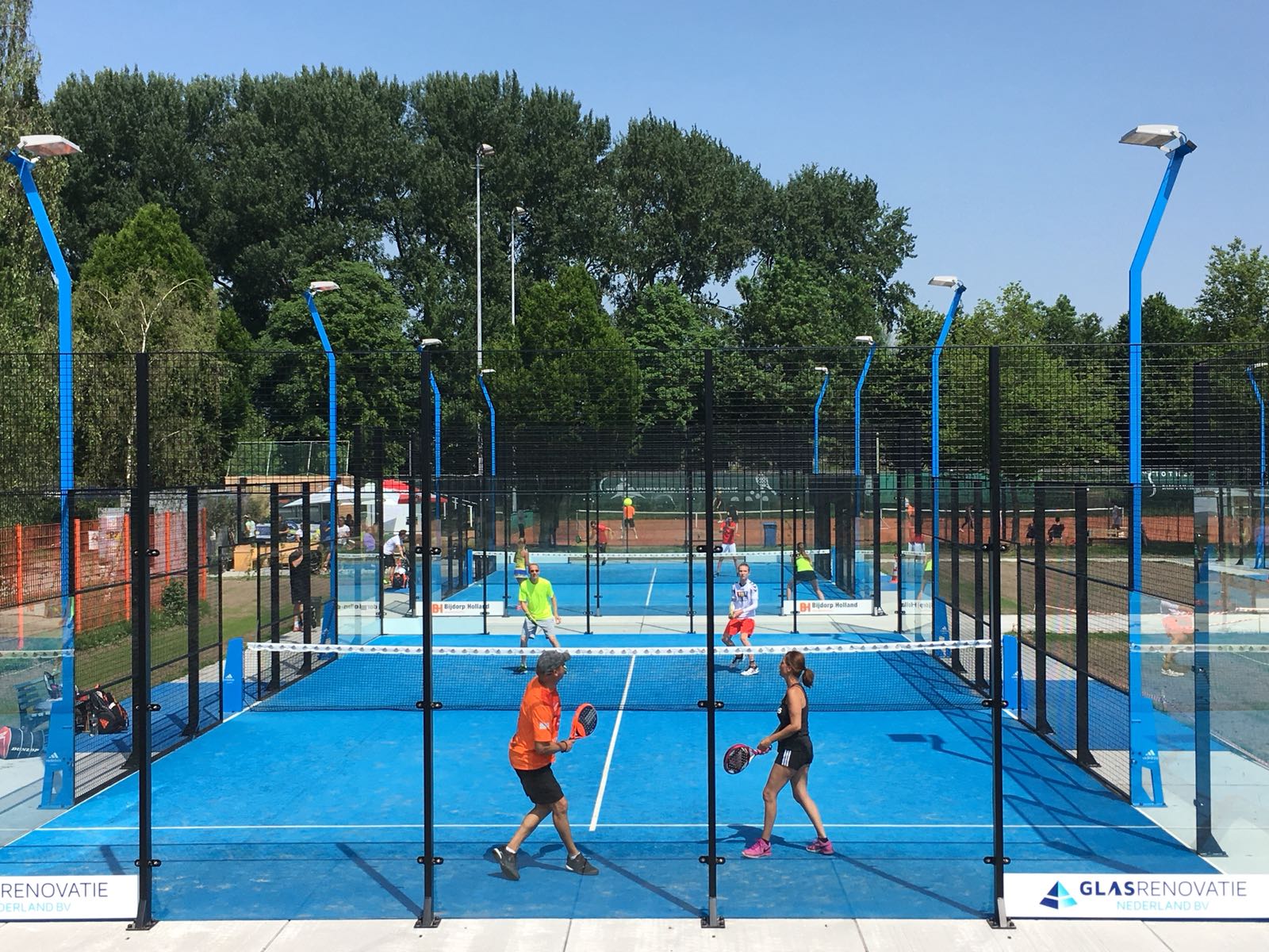 Les clubs français : Terre d’accueil pour les stages de padel !