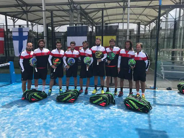 Les messieurs s’envolent pour le mondial du Paraguay