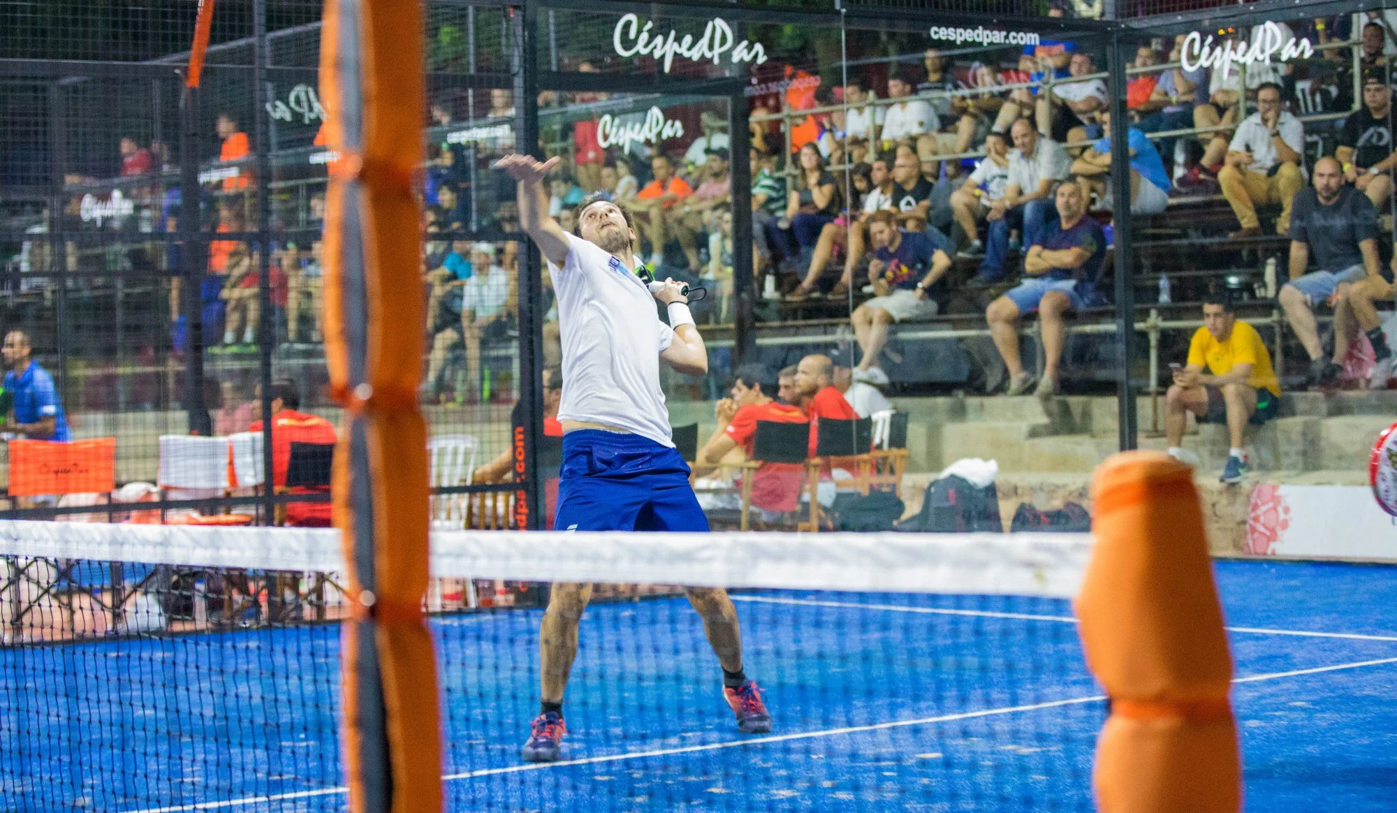 L’importance d’être au filet au padel