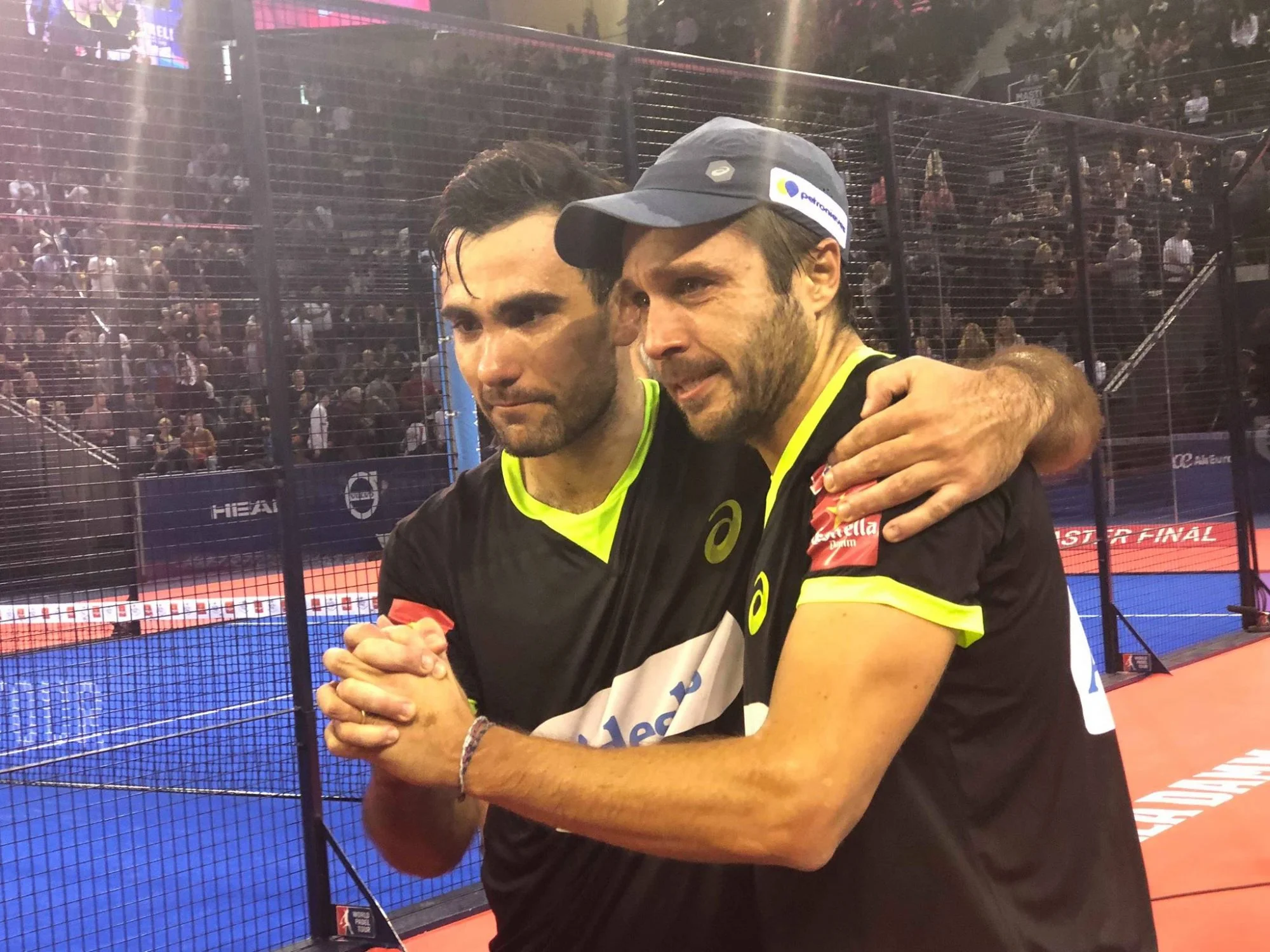 Emotion après la victoire de Bela / Lima au Masters