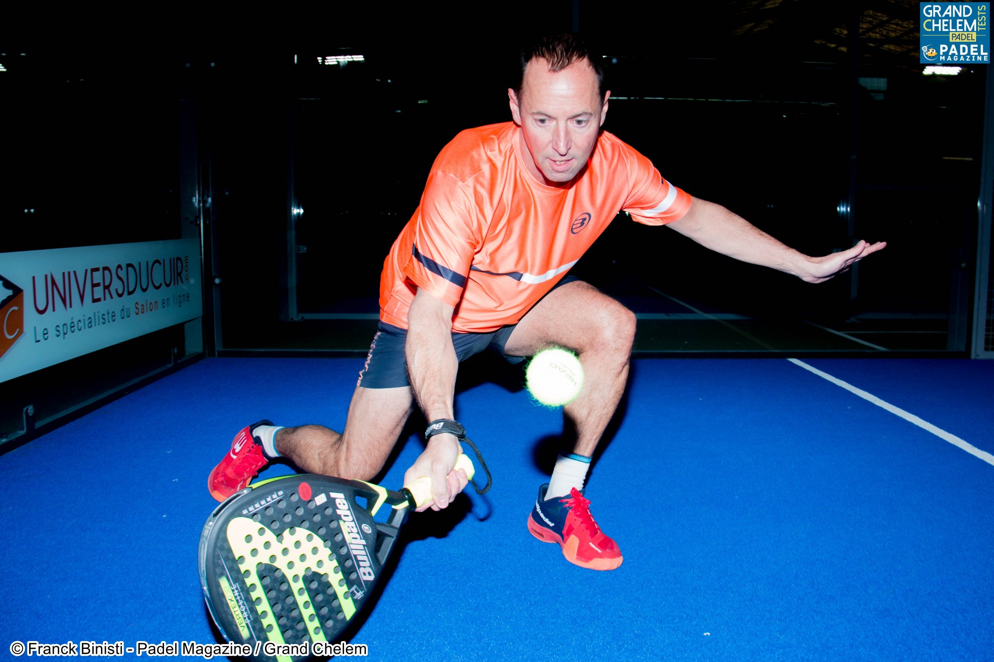 Why bend your legs at padel ?