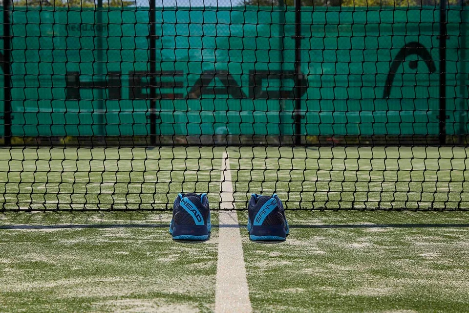 Sanyo a ses propres chaussures de padel