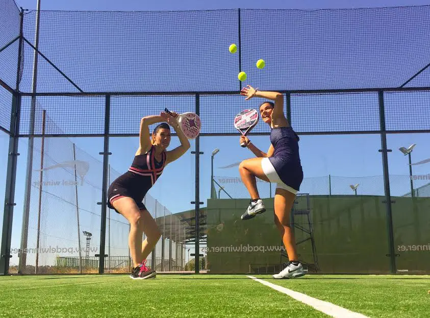 10 erreurs padel à ne plus commettre lorsqu’on débute