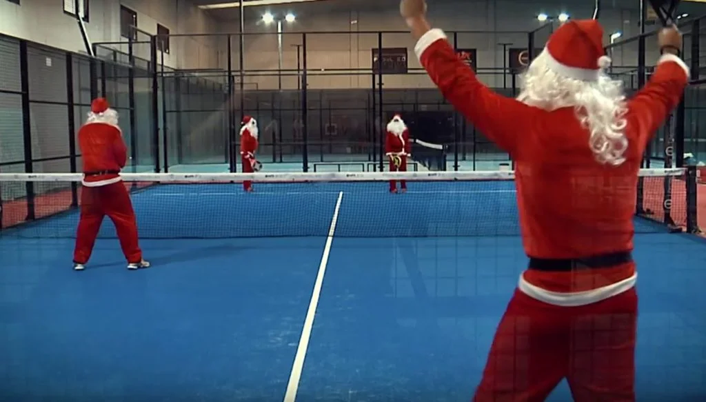 4 pères noël padel|chien noël|Padel Noël|Père Noël padel