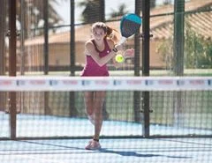 Traviesa service | Padel Magazine