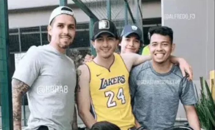 Mexicaanse voetballers breken de quarantaine om te spelen padel