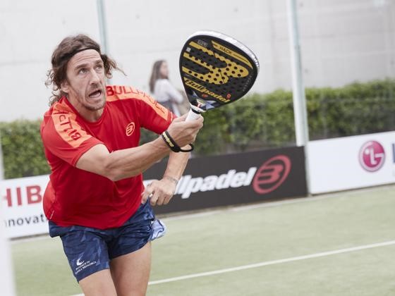 Carles Puyol, the legend of Barça addicted to padel