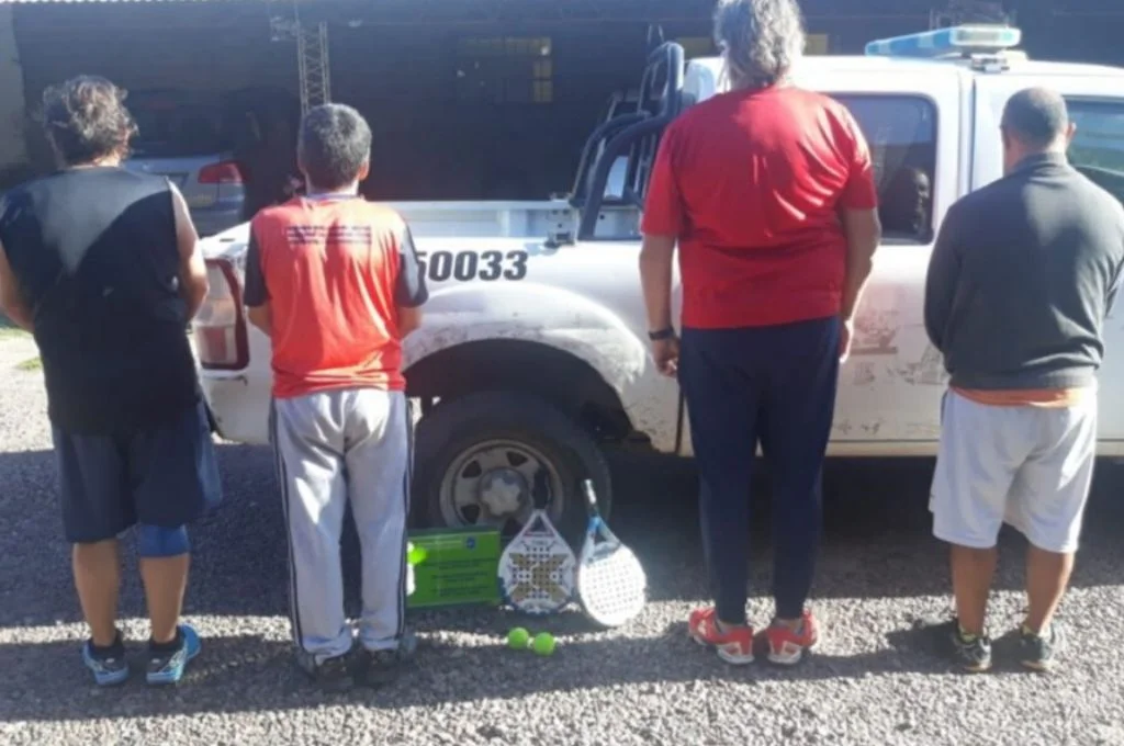 Punis pour avoir joué au padel