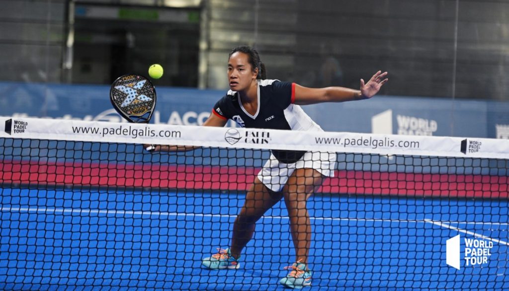 lea godallier world padel tour forehand volley