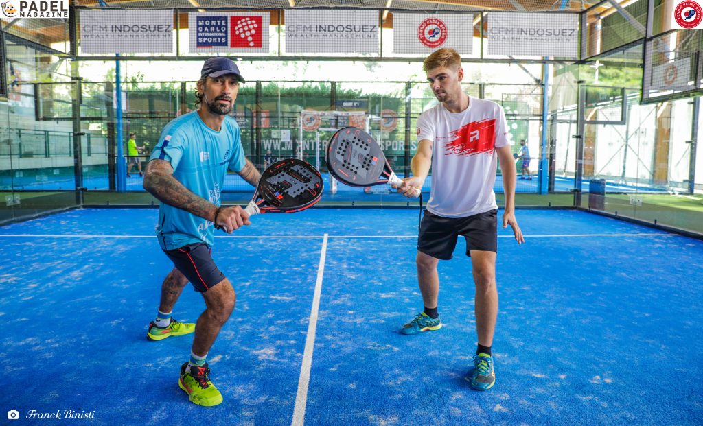 Kevin Farhang ja Zeus Tennis padel aurinkoopettaja puoliksi sisäkenttä