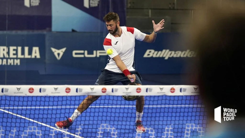 Max Moreau Volée de coup droit amortie world padel tour | Padel Magazine Max Moreau Volée de coup droit amortie world padel tour