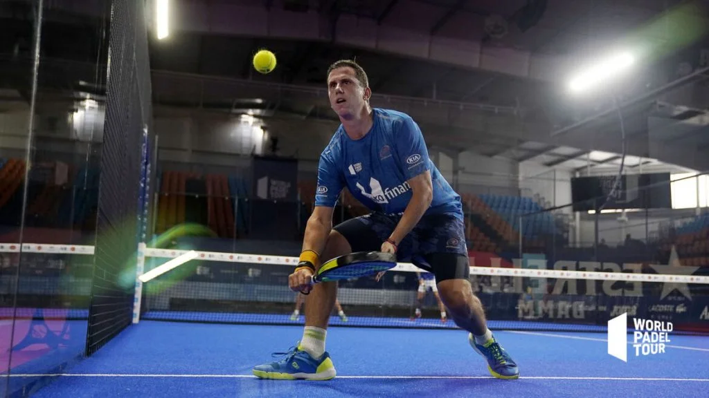 Paquito Navarro lob revers après vitre | Padel Magazine Paquito Navarro lob revers après vitre