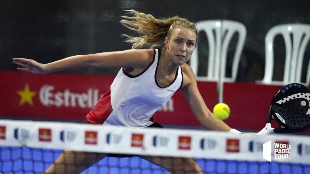 Anouk Faura volée gauchère world padel tour suisse