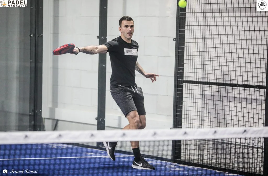 anthony lopes foot padel volée de revers