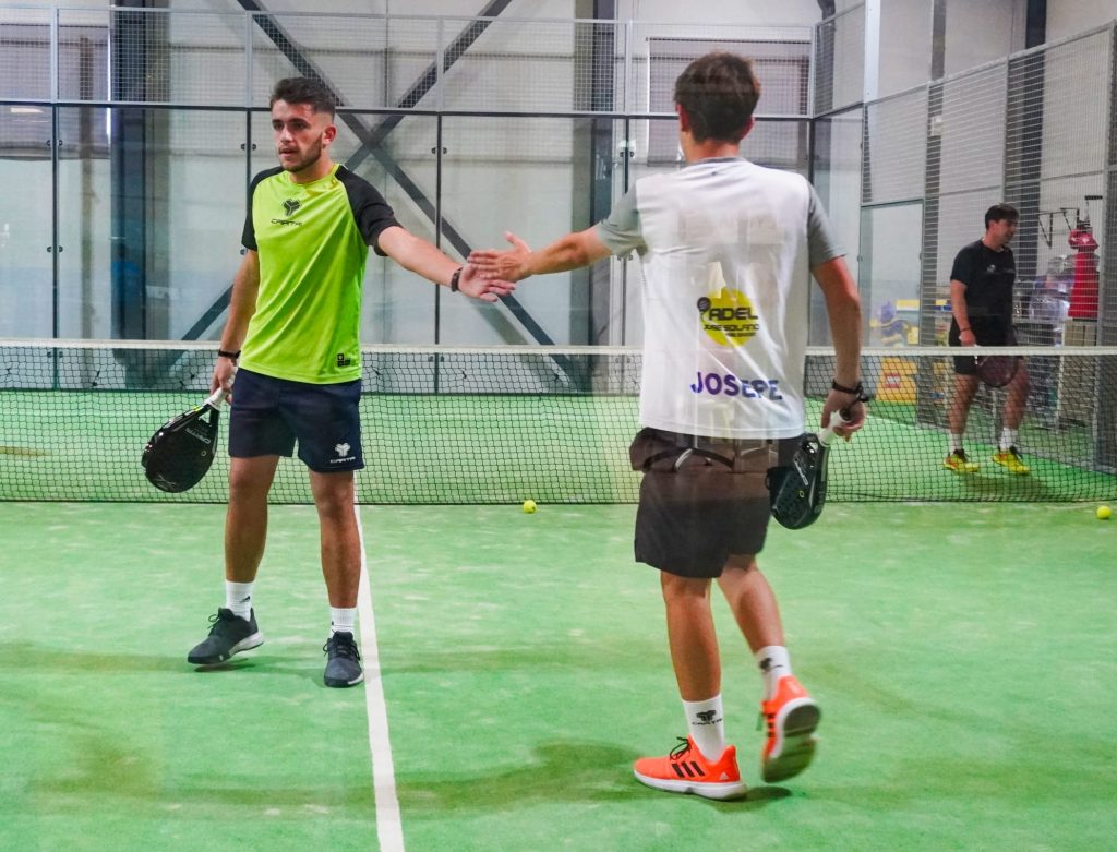 Two 18-year-old Spaniards to conquer the APT Padel Tower !