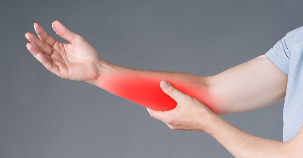 Focus: cosa fare contro il dolore al braccio padel ?