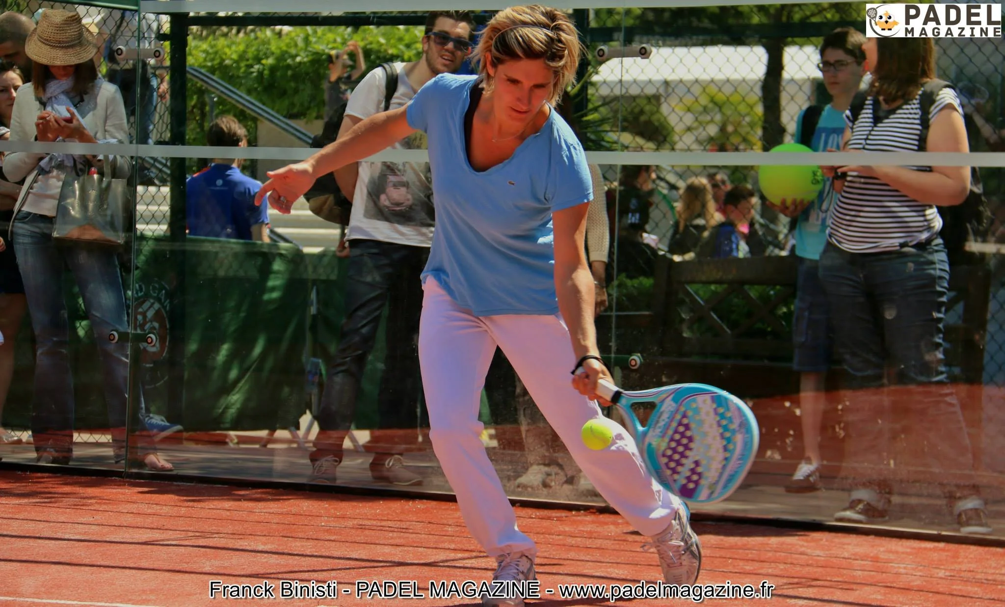 Émilie Loit padel service roland garros 2015