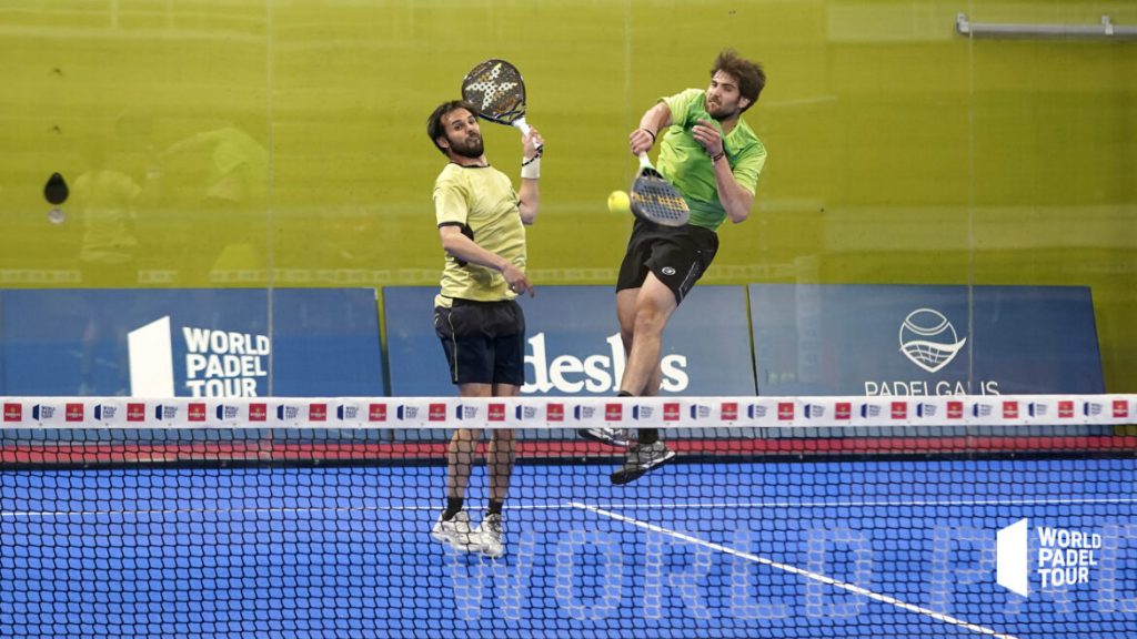 ben-tison-teo-zapata-smash padel gêne