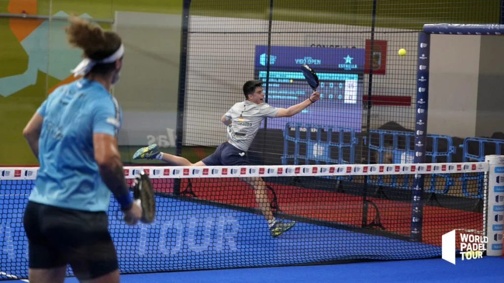 Javier Leal 1/16eme de final Vigo, remise par un revers