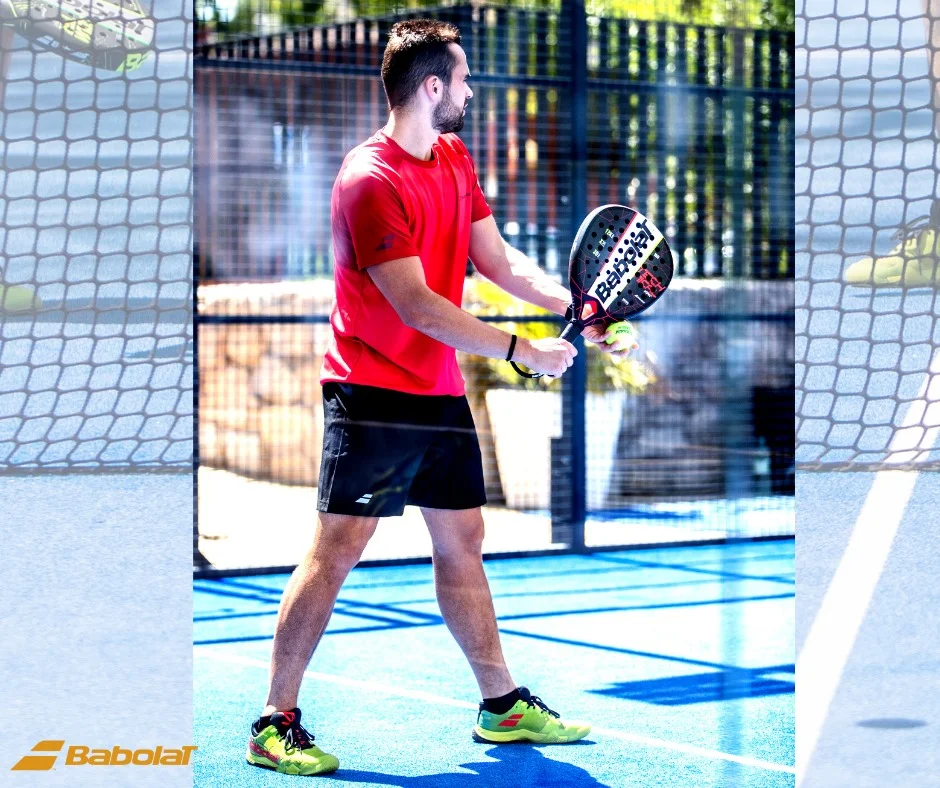 servei pàdel en blanc | Padel Magazine
