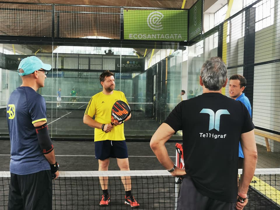 PuroPadel gedurende padel ecologisch land