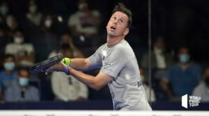 Paquito Navarro se préparant pour smacher au wpt malaga open