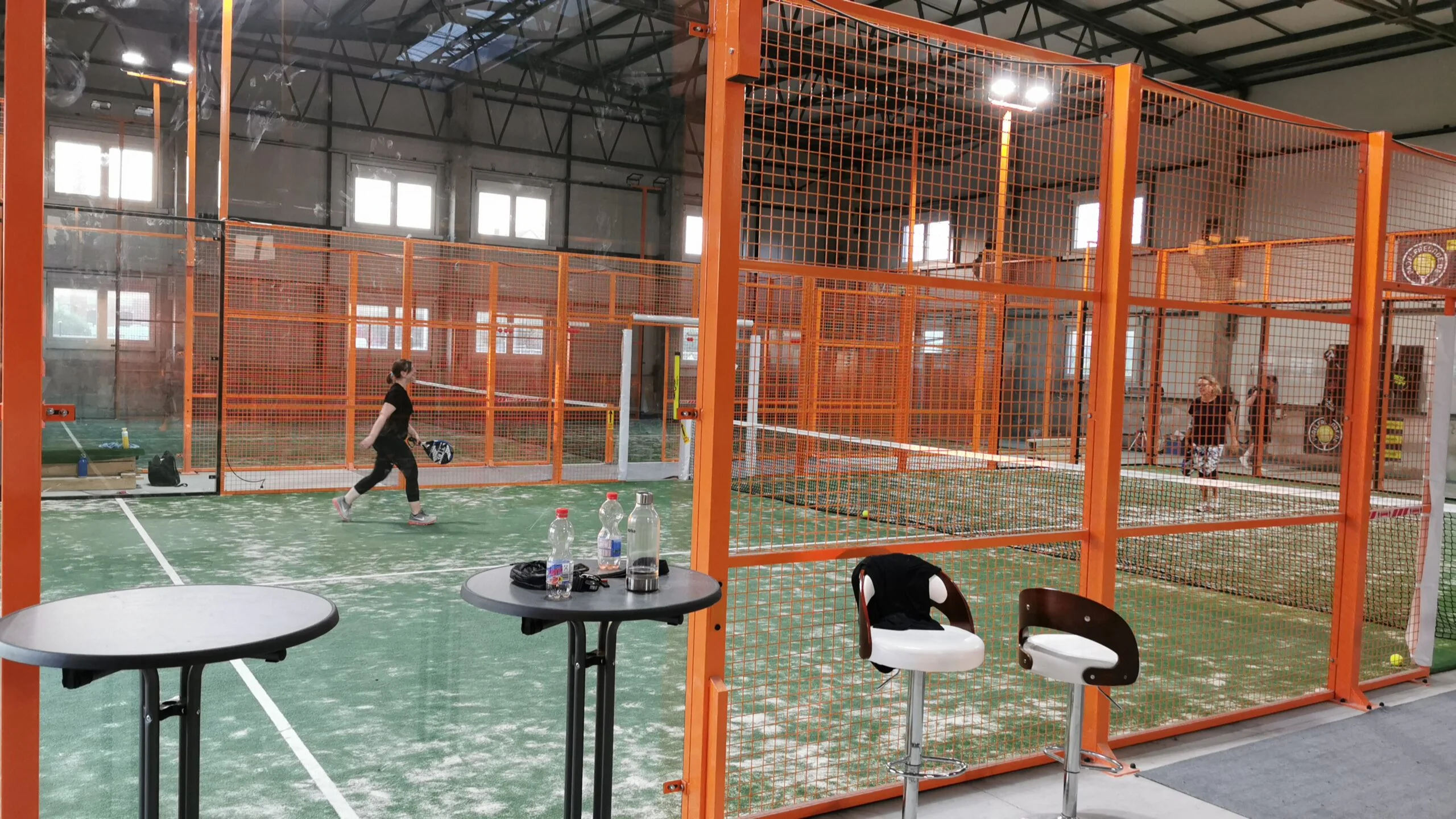 terrains-padel-indoor-padel-leipzig-scaled