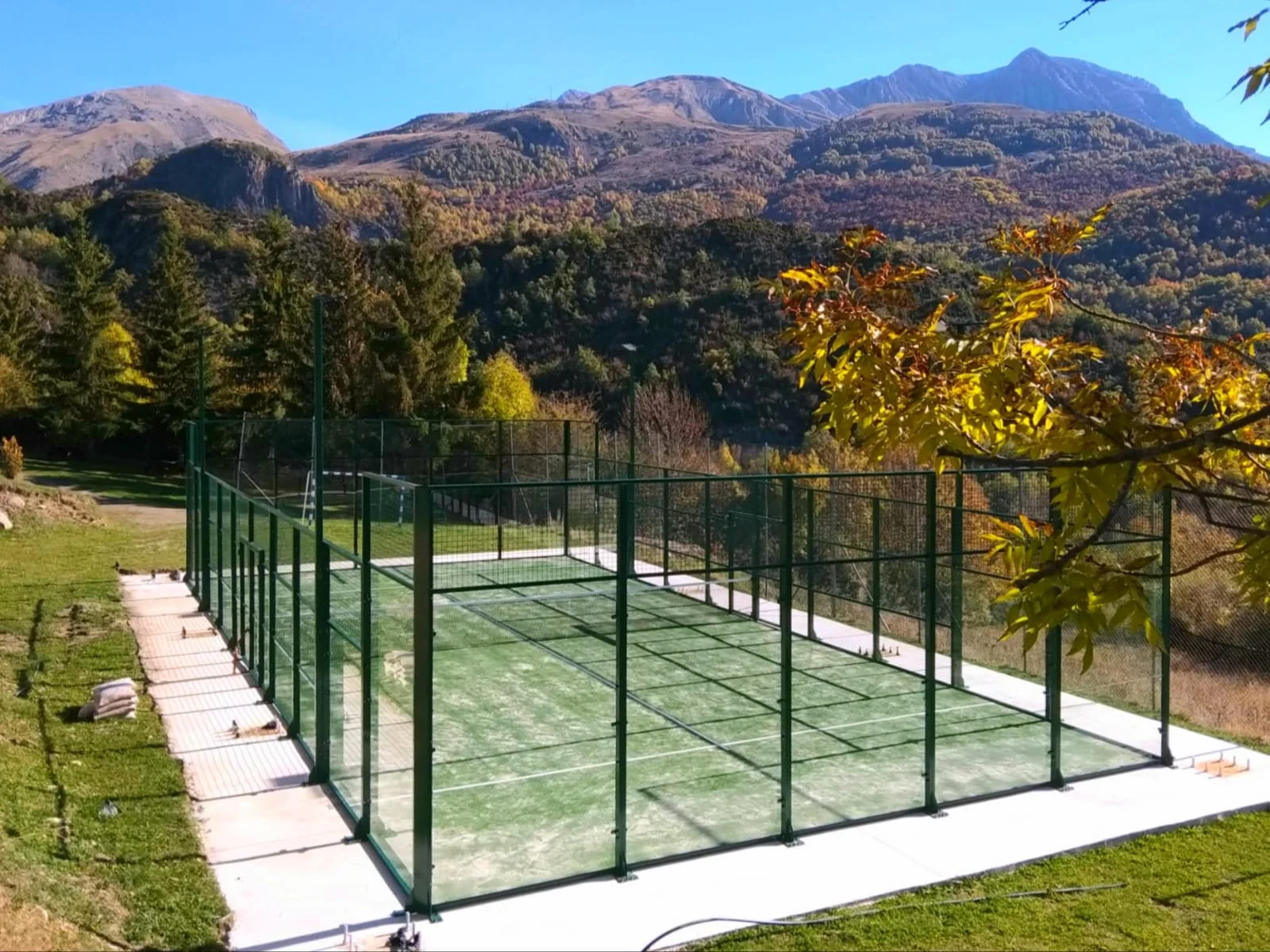Panticosa terrain padel montagne