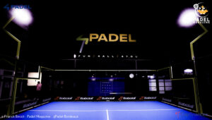 4padel bordeaux terrain noir et bleu