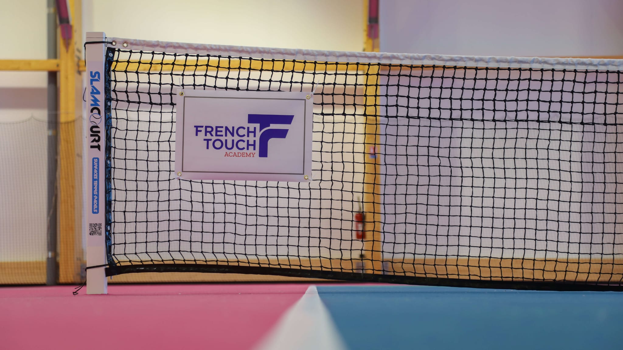 Tennisnetz mit French Touch Academy Logo
