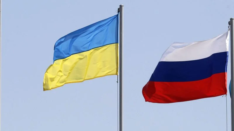 Russie-Ukraine-drapeaux-guerre