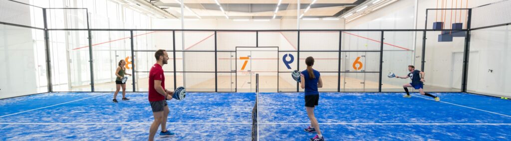 UCPA Sport Station Hostel Paris padel