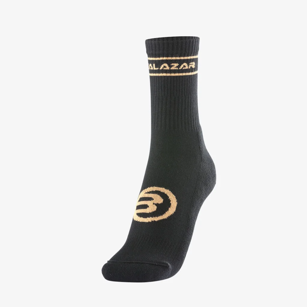 chaussettes-noires-Alejandra-Salazar-BullPadel | Padel Magazine chaussettes-noires-Alejandra-Salazar-BullPadel