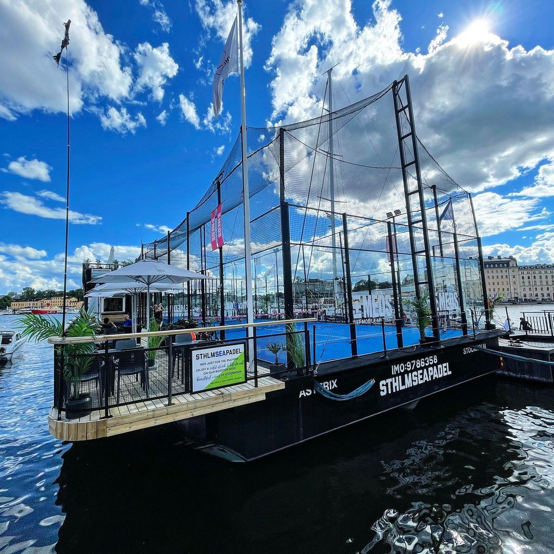 Estocolmo padel casa flutuante no mar
