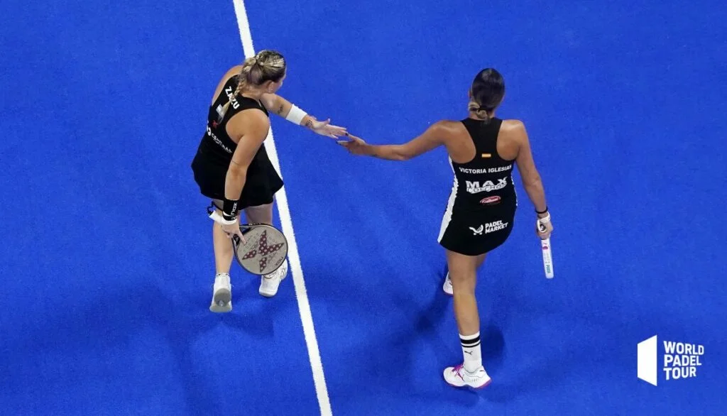Osoro-Iglesias-tape-dans-la-main-WPT-Madrid-Master-2022-quarts | Padel Magazine