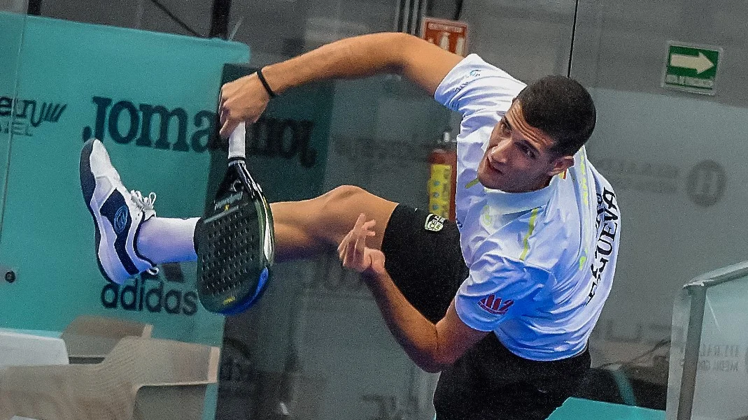 Alex Arroyo smash Bullpadel Mexique