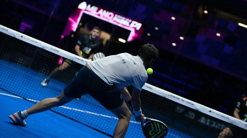 Benjamin Tison revers à deux mains Milan 2022 Premier Padel | Padel Magazine Benjamin Tison revers à deux mains Milan 2022 Premier Padel