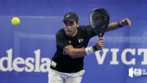 Juani Mieres volée de revers Dunlop Galactica