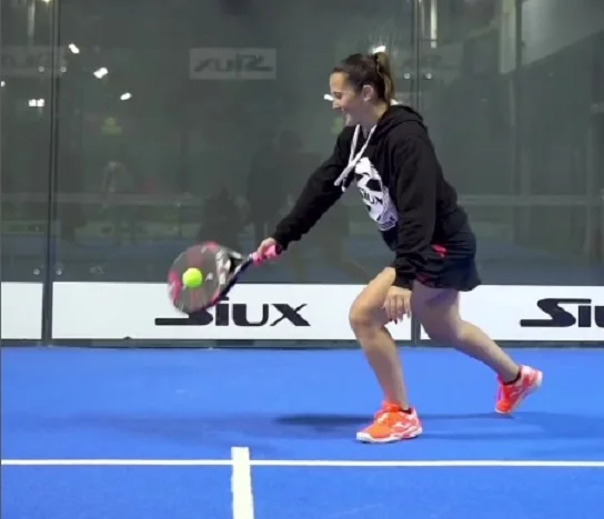 服务于中线 | Padel Magazine